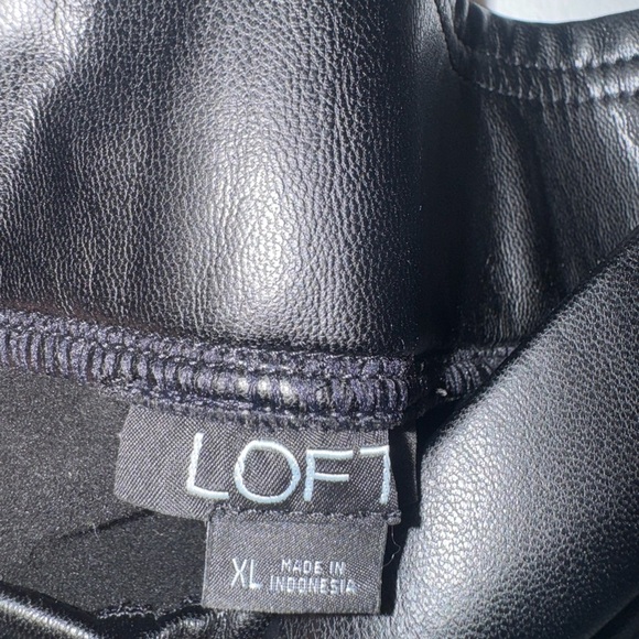 🎉LOFT Black Faux Leather Trousers Size XL - Picture 2 of 3